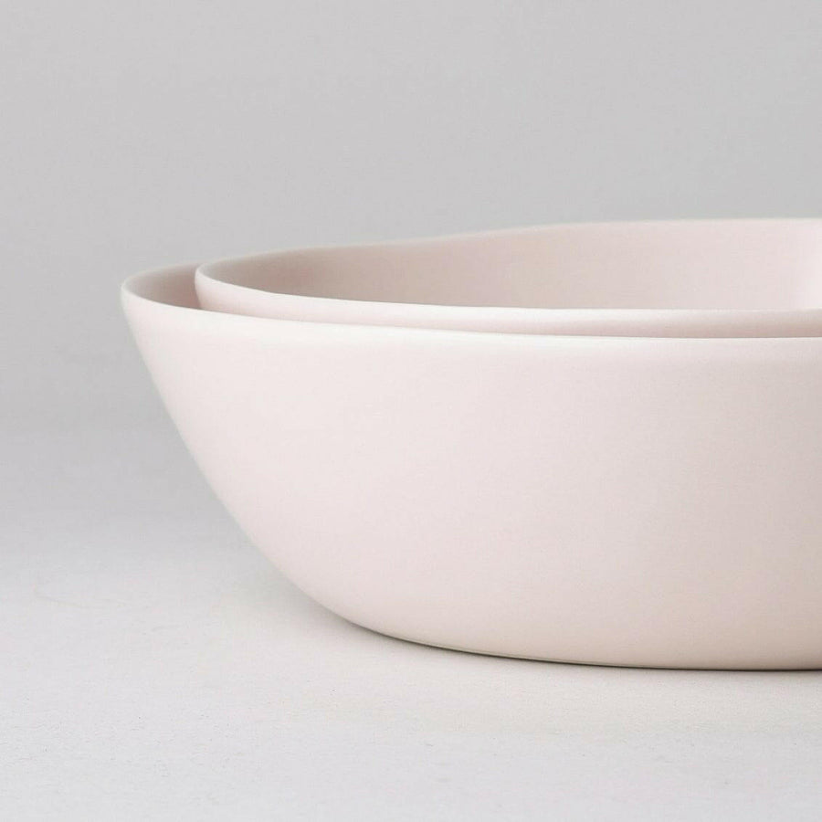 Elegant serving bowls showcasing exquisite design and craftsmanship, perfect for formal dining settings and sophisticated presentations.
