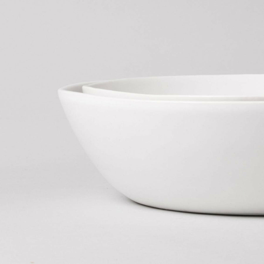 Elegant serving bowls showcasing exquisite design and craftsmanship, perfect for formal dining settings and sophisticated presentations.