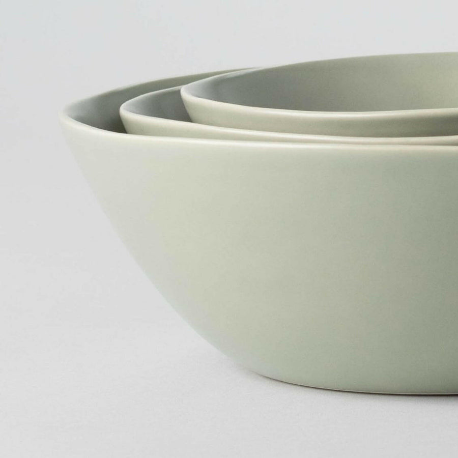 Elegant ceramics showcase fine craftsmanship and timeless beauty, perfect for sophisticated home decor and stylish collections.