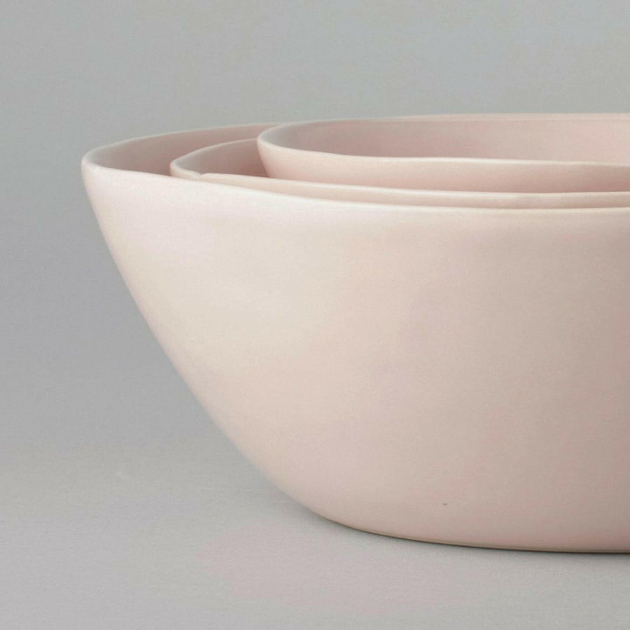 Elegant ceramics showcase fine craftsmanship and timeless beauty, perfect for sophisticated home decor and stylish collections.