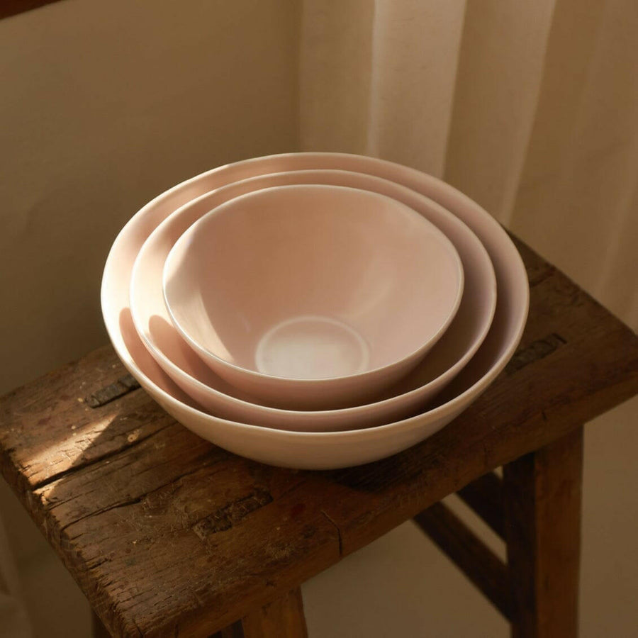 Elegant ceramics showcase fine craftsmanship and timeless beauty, perfect for sophisticated home decor and stylish collections.