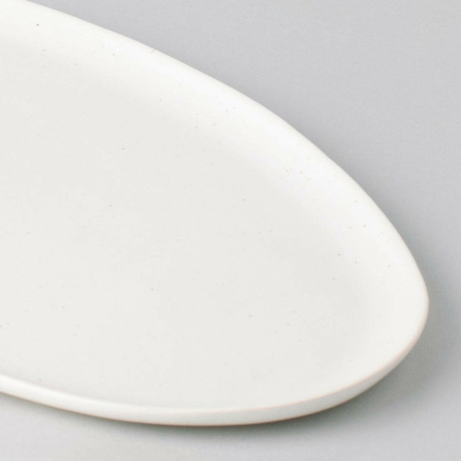 Elegant serving platter showcasing exquisite craftsmanship, perfect for formal dining and sophisticated presentations.