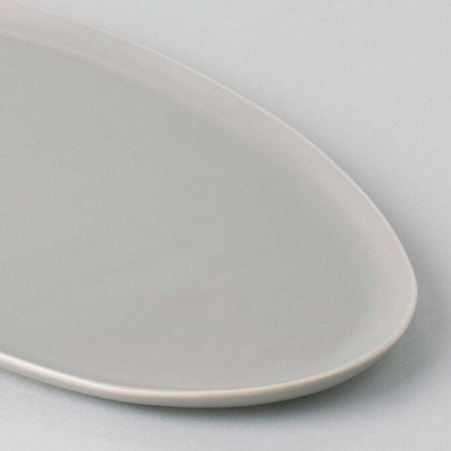 Elegant serving platter showcasing exquisite craftsmanship, perfect for formal dining and sophisticated presentations.