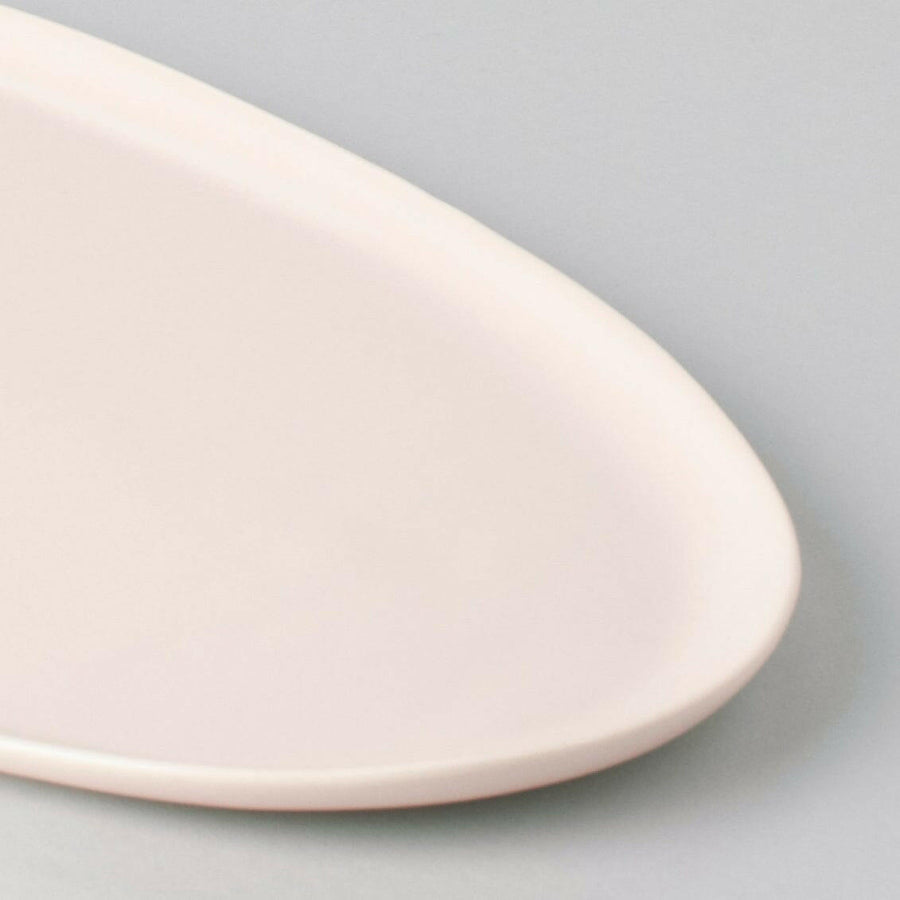 Elegant serving platter showcasing exquisite craftsmanship, perfect for formal dining and sophisticated presentations.