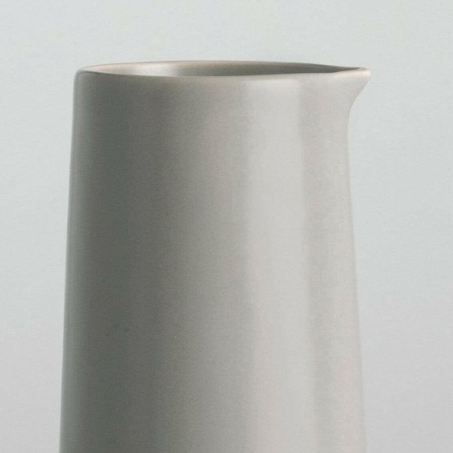 Elegant glass carafe showcasing refined craftsmanship and sophisticated design, perfect for stylish beverage presentation.
