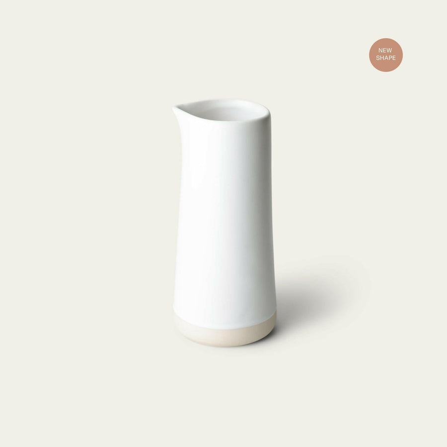 Elegant glass carafe showcasing refined craftsmanship and sophisticated design, perfect for stylish beverage presentation.