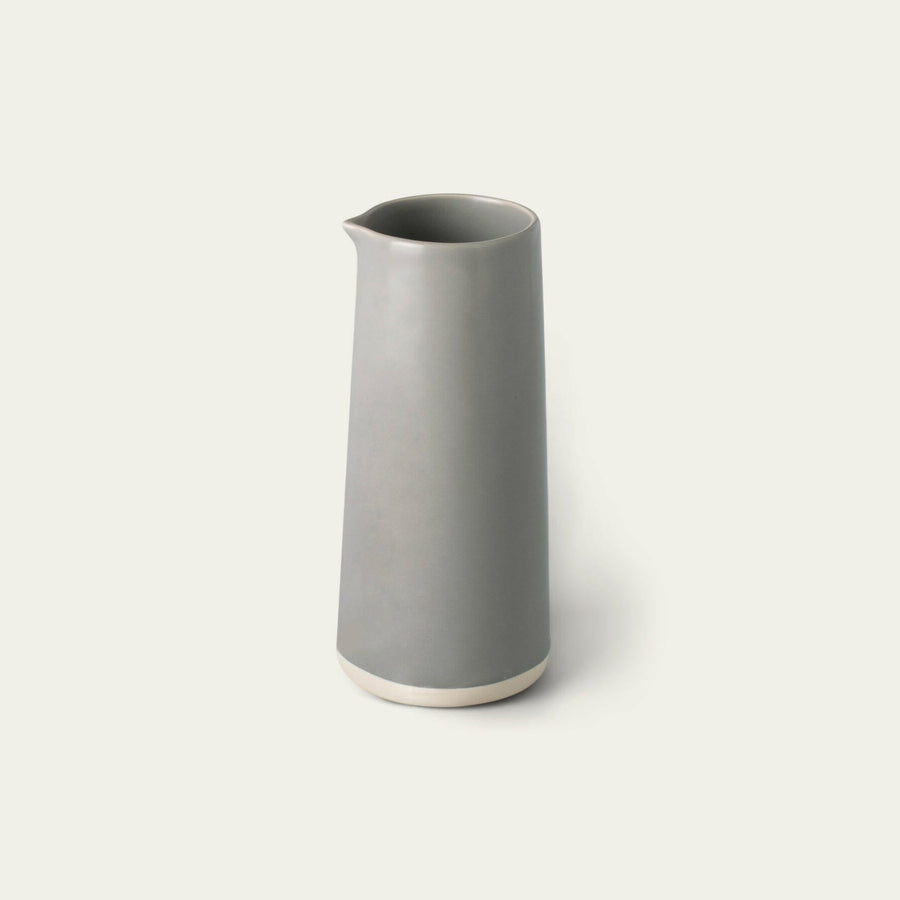 Elegant glass carafe showcasing refined craftsmanship and sophisticated design, perfect for stylish beverage presentation.